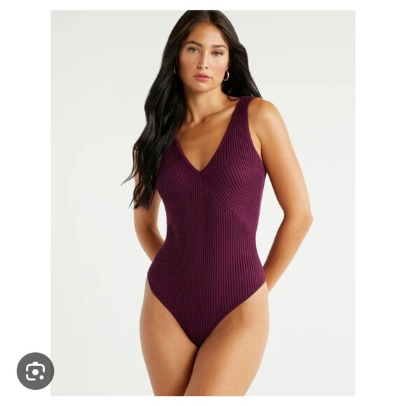 Tops - NWT sofia vergara 3X knit Bodysuit